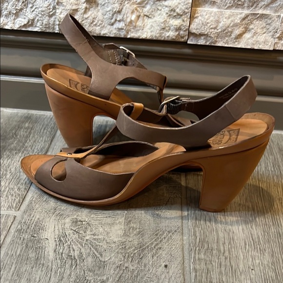 Camper Women's Taupe and Camel strappy Leather Sandals size 38 or US 7 1/2 - Picture 8 of 14